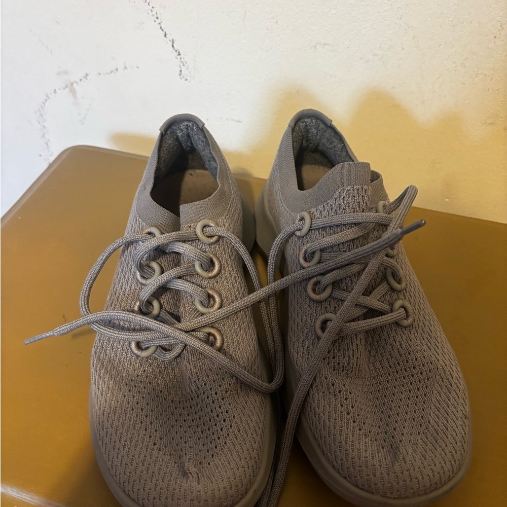 Allbird women’s Gray Knit Sneakers 10